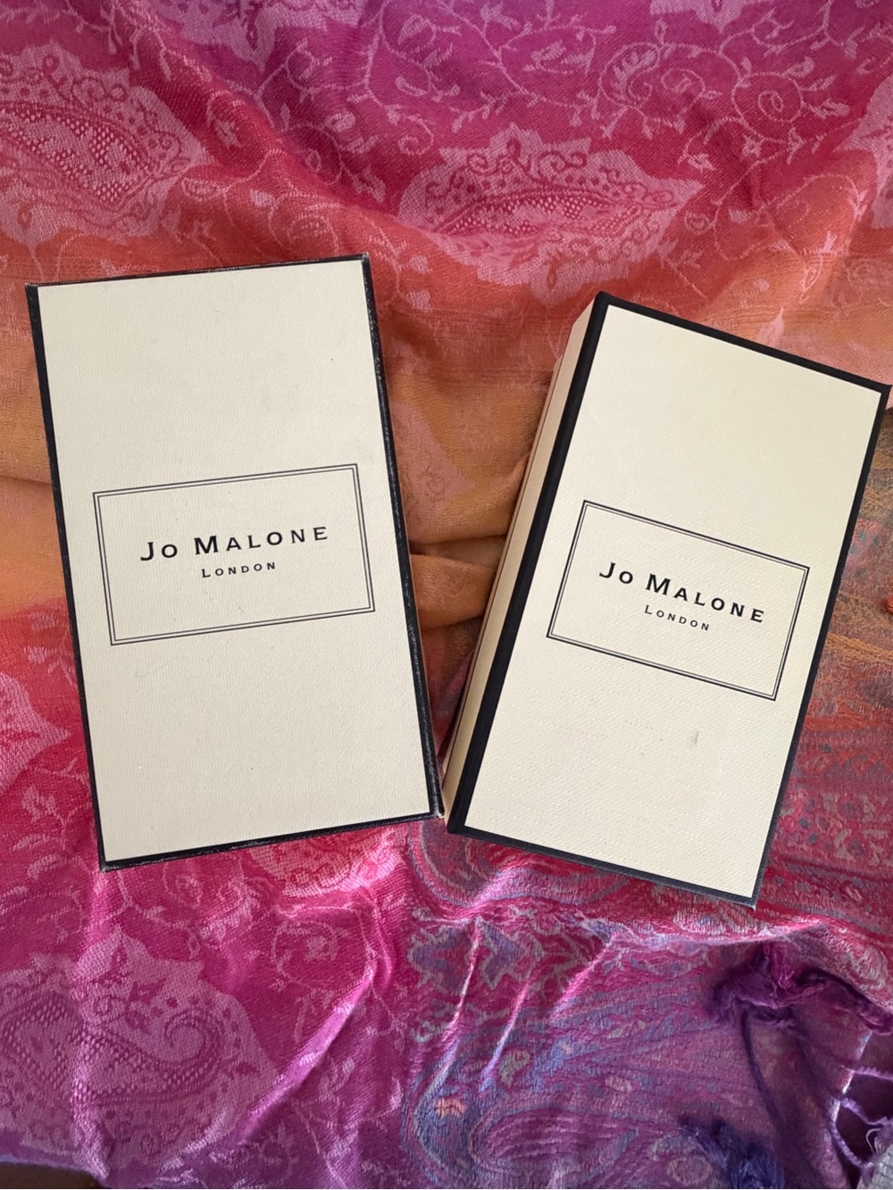 Jo Malone Cream & Black Signature Gift Boxes
2 pristine Jo Malone empty boxes